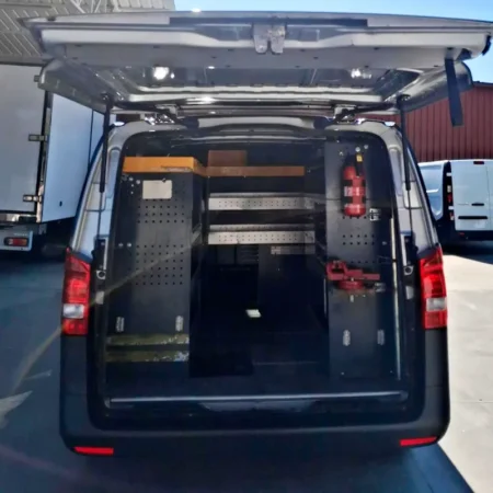 Fotografía de furgon taller