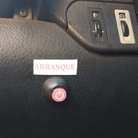 Imagen del botón de arranque instalado con la pegatina Botón de arranque 2