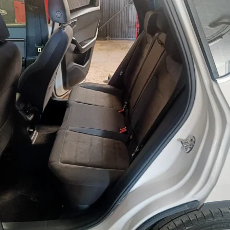 Imagen lateral asientos instalados