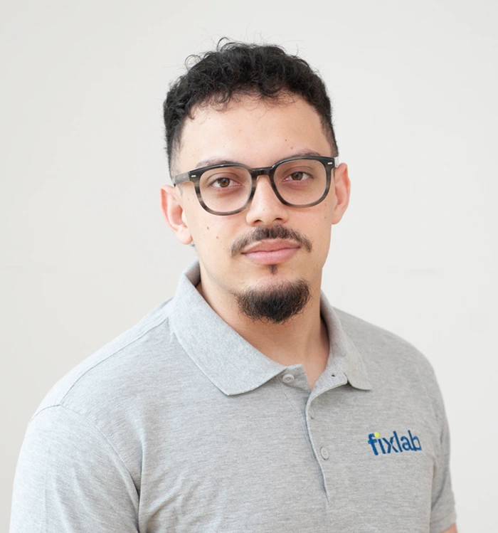 Eduardo García, técnico de reformas de Fixlab