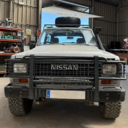 Imagen frontal de snorkel instalado Imagen frontal de snorkel instalado